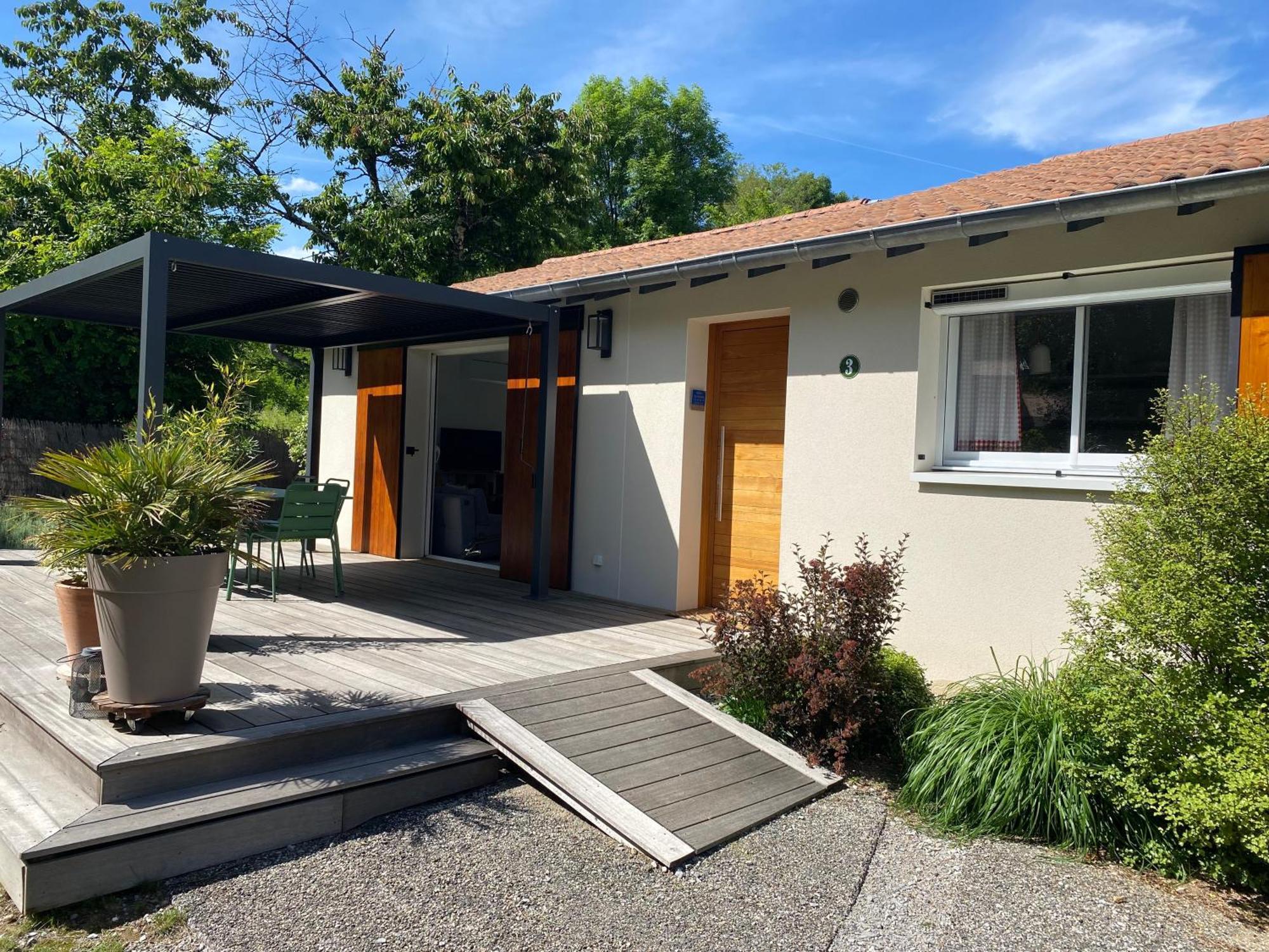 La Petite Caserne - Gite 4 Etoiles - Pont-de-Labeaume Exterior photo