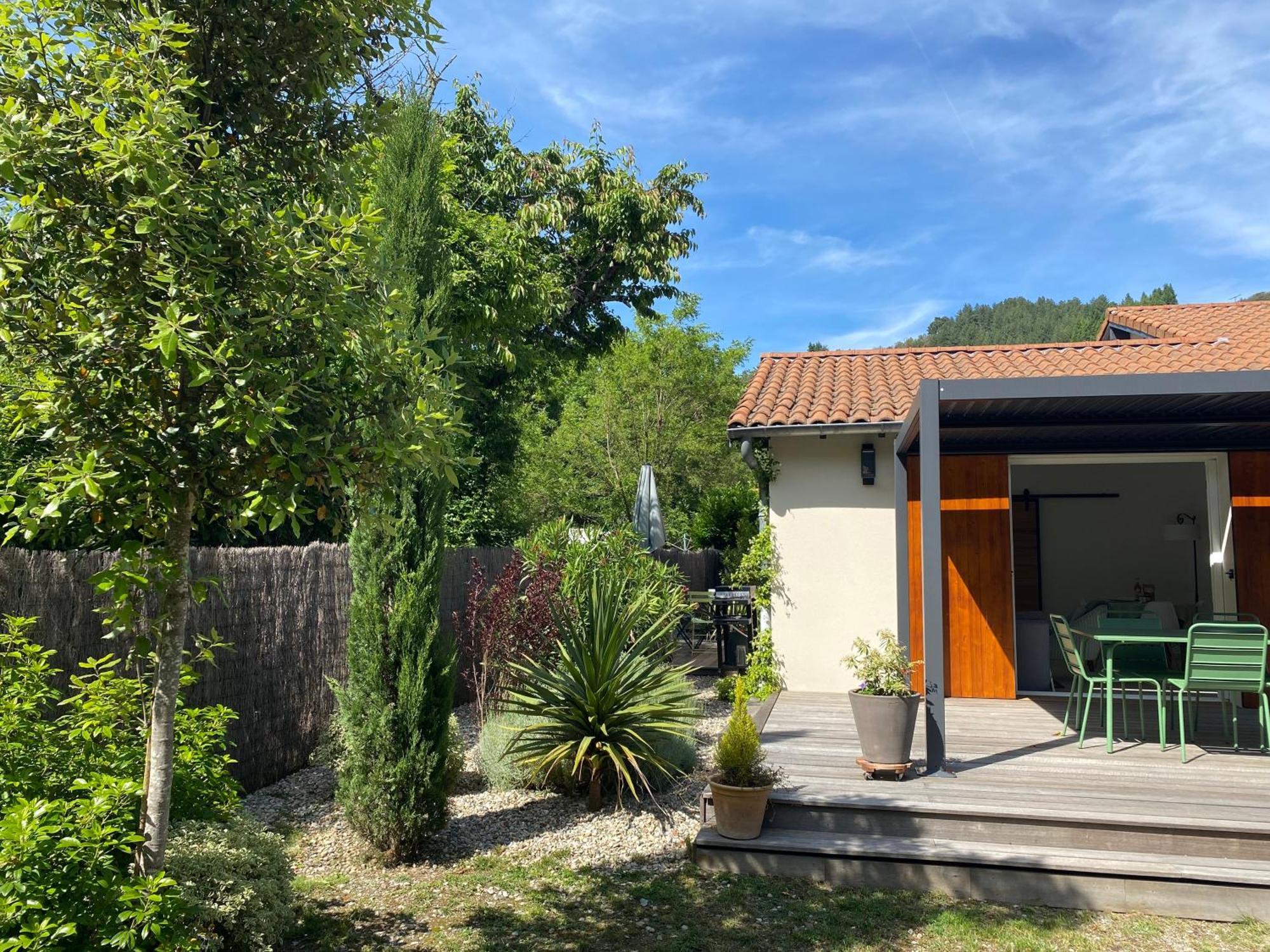 La Petite Caserne - Gite 4 Etoiles - Pont-de-Labeaume Exterior photo